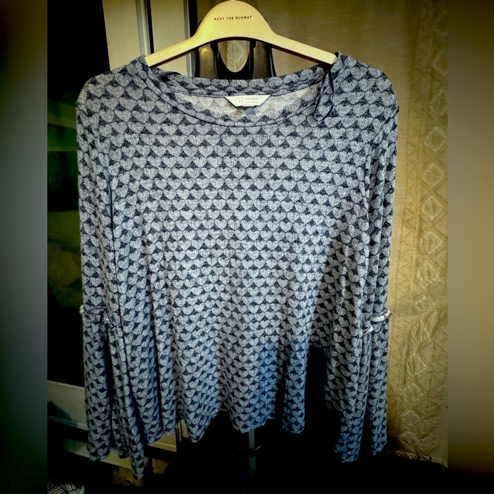 Lauren Conrad long sleeve bell sleeve soft top women’s XL